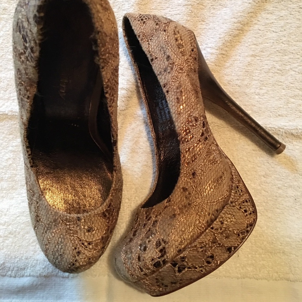 Zigi NY Pumps